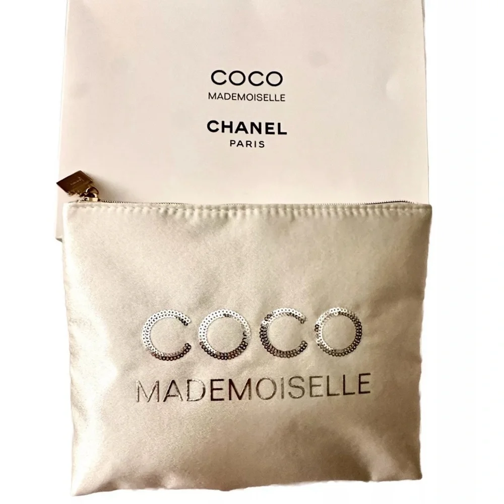CHANEL NIB COCO Mademoiselle Cream Satin Makeup Bag/Clutch Perfume Bottle Charm